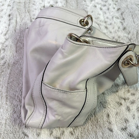 Michael Kors White Purse - Picture 3 of 15